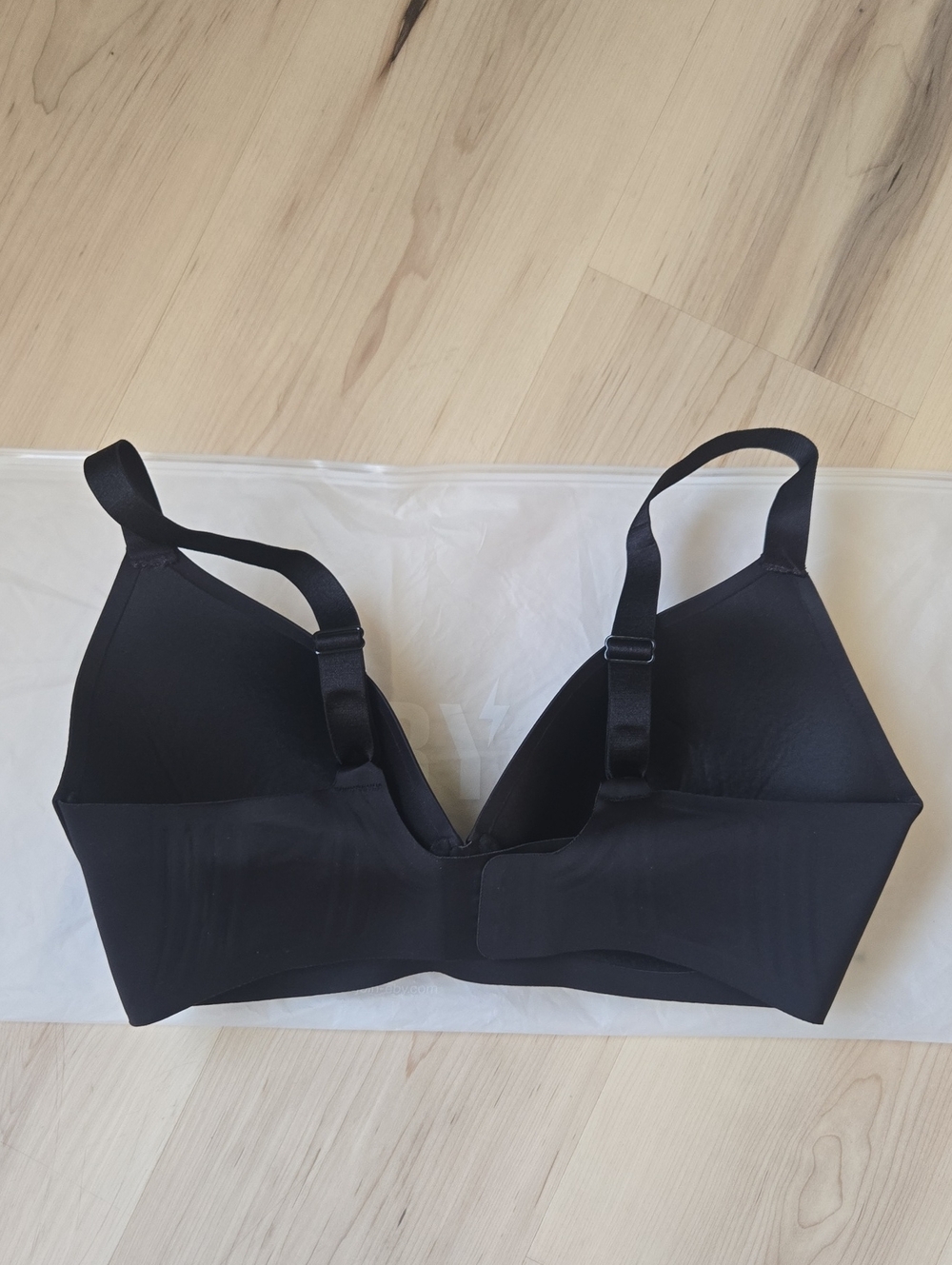 EBY Pain Free T-Shirt Bra, Black, Size 36DD - Picture 2 of 4